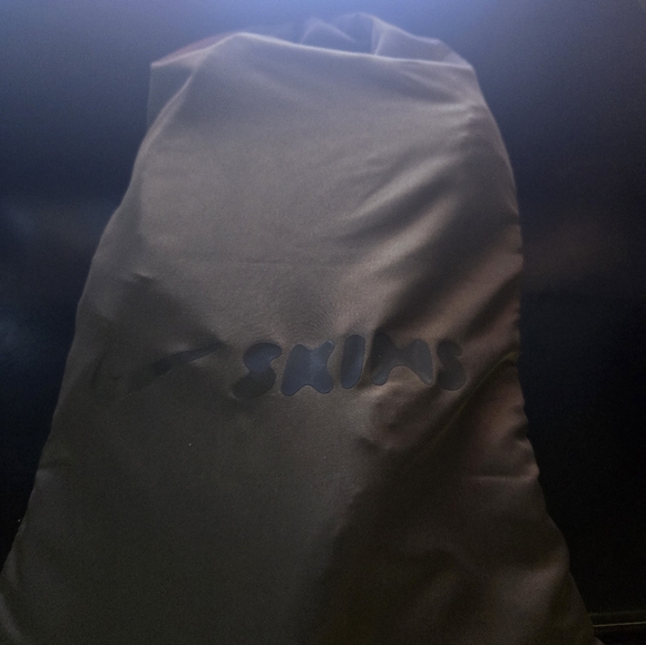 Nike SKIMS Rift Satin Black Womens size 11 - Picture 2 of 6